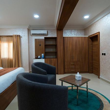 Phoenicia Suites Wupa Εξωτερικό φωτογραφία