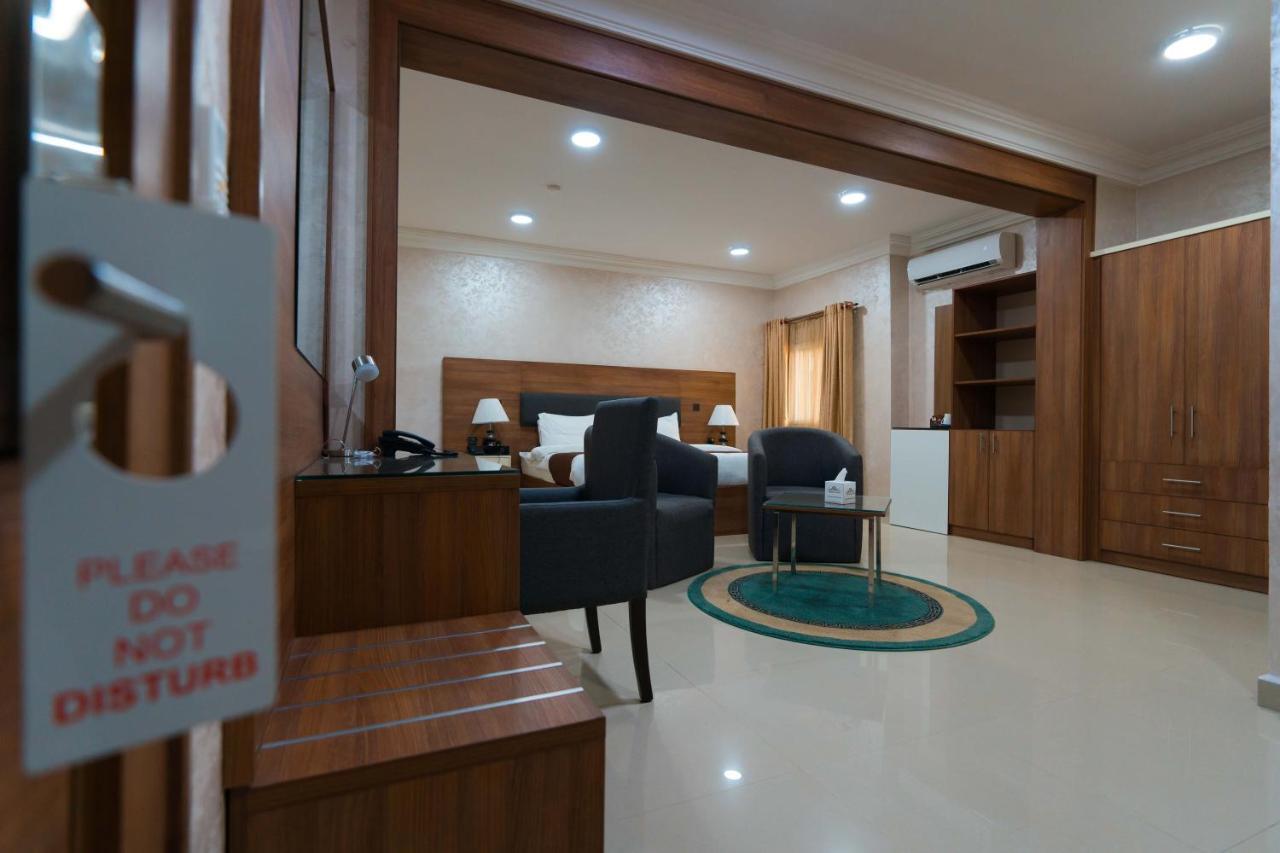 Phoenicia Suites Wupa Εξωτερικό φωτογραφία