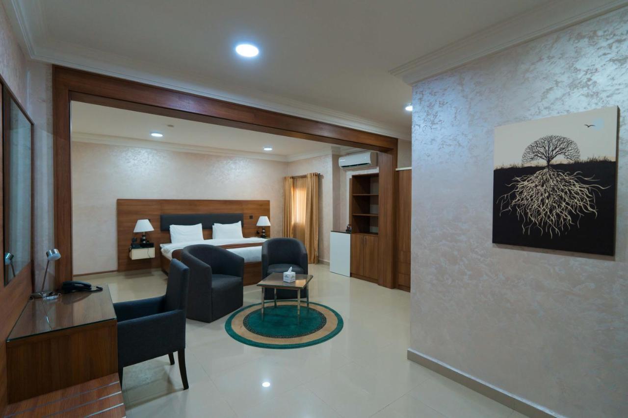 Phoenicia Suites Wupa Εξωτερικό φωτογραφία